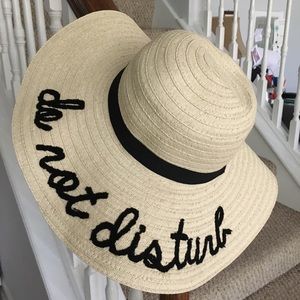 Meet your Posher, Caia